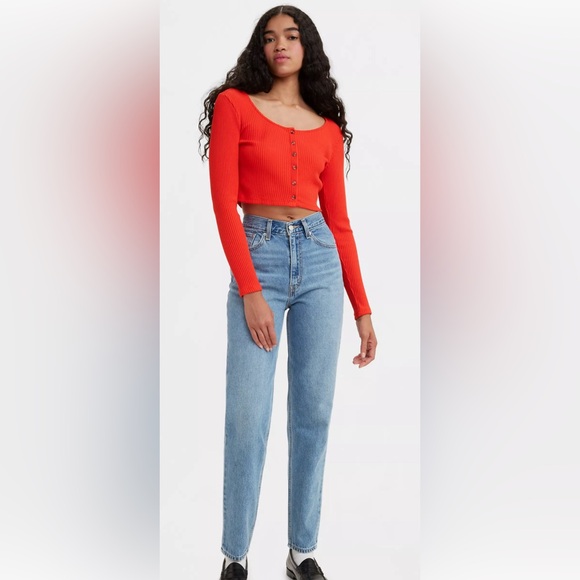 Levi's Denim - WOMENS LEVI’S HIGH WAISTED MOM JEAN IN A LIGHT WASH BLUE DENIM 80’s VIBE SIZE 25